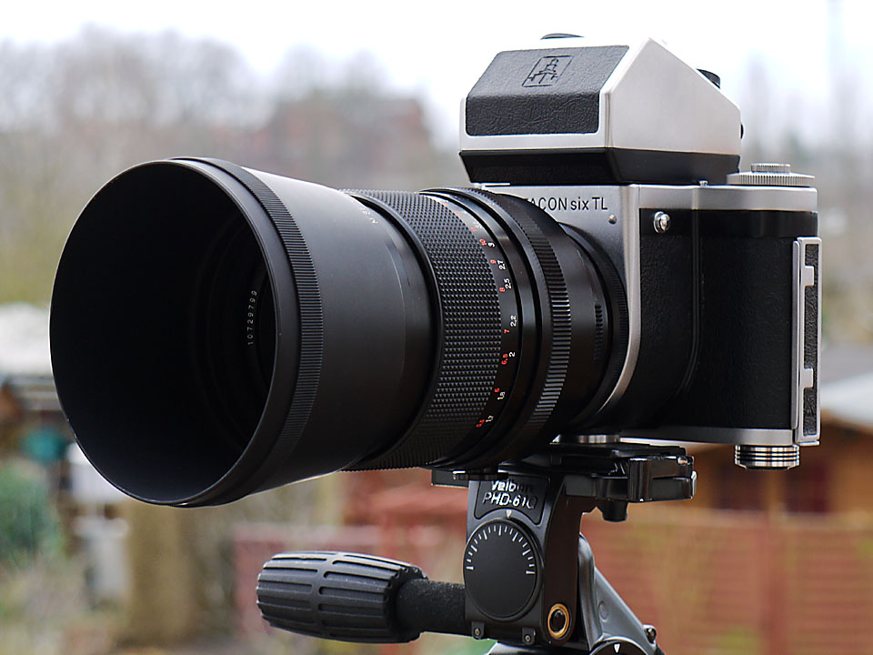 Pentacon Six TL mit MC Sonnar f2.8 180mm
aufgenommen mit GF1 und 14-45mm@45mm